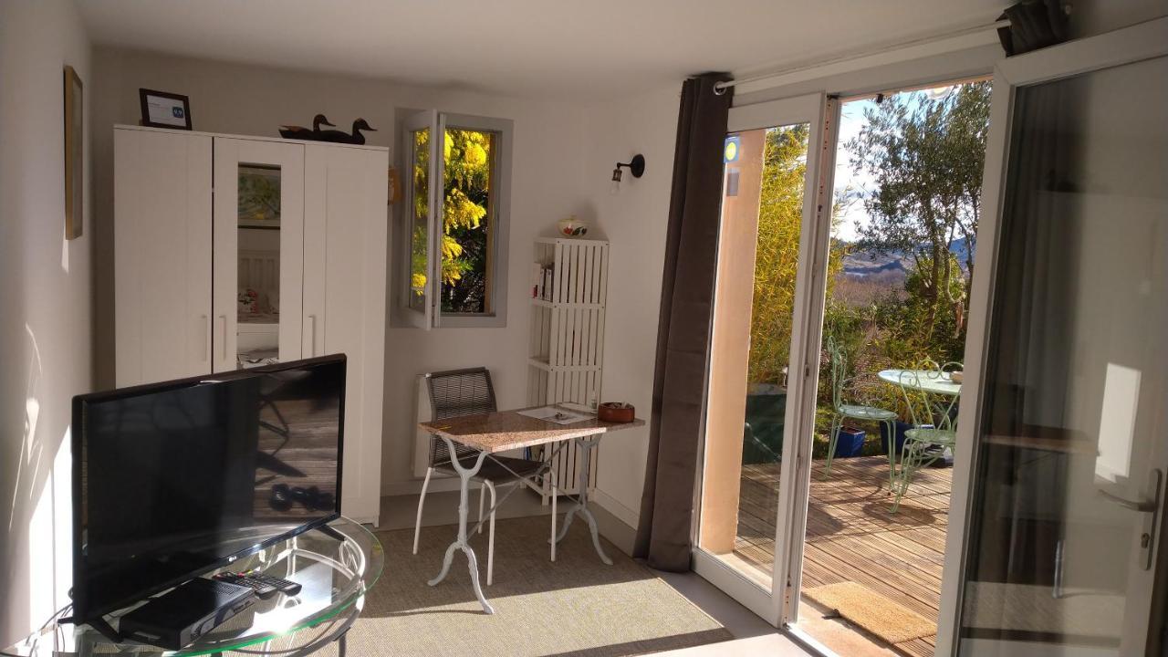 Le Chemin De Lauzieres Hotell Octon Eksteriør bilde